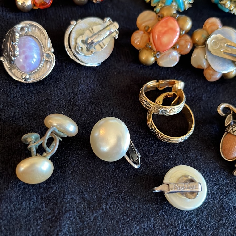Vintage clip earrings - Picture 3 of 5